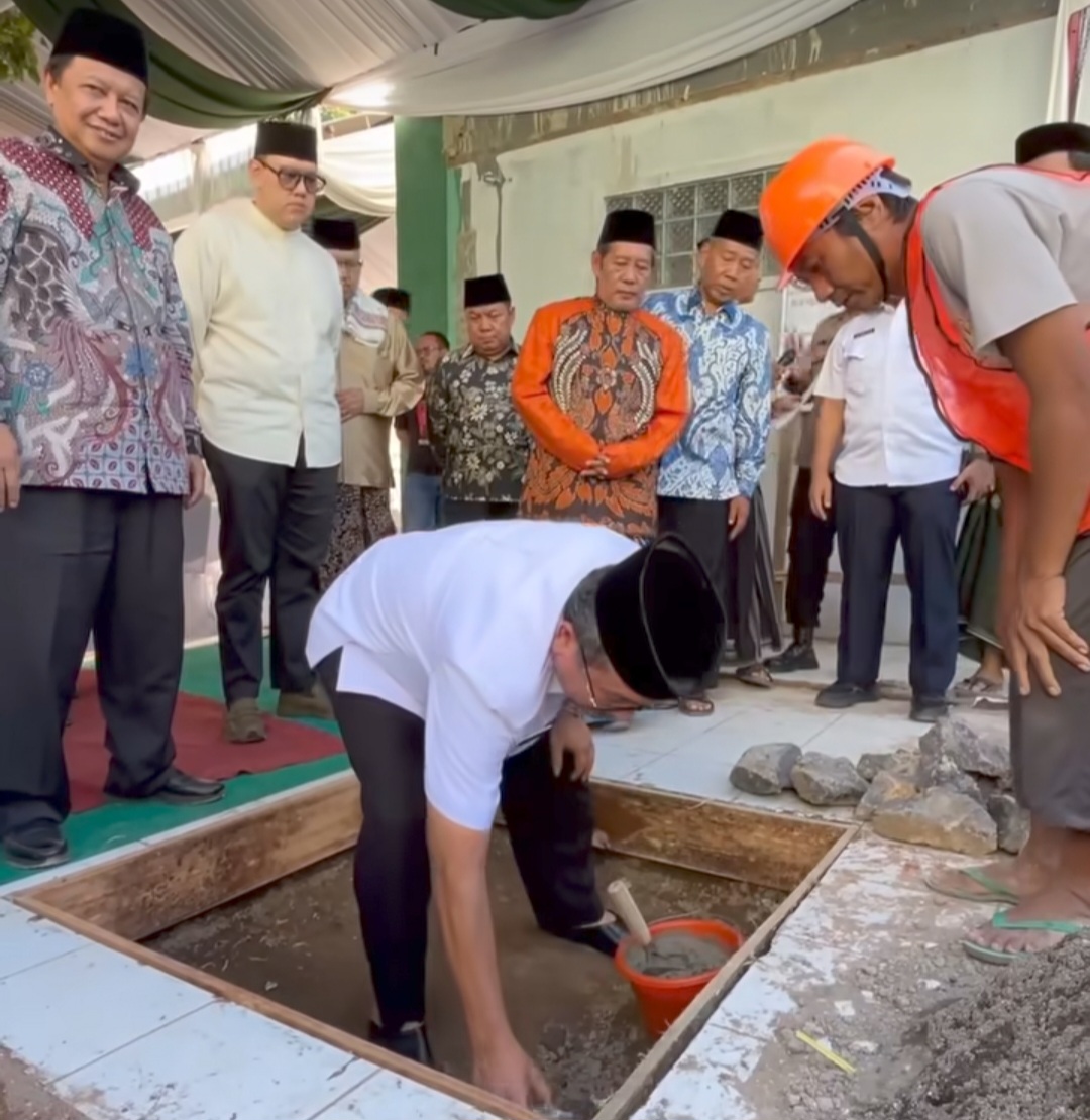 Bupati Cirebon Resmikan Peletakan Batu Pertama Pembangunan Gedung MUI Baru.