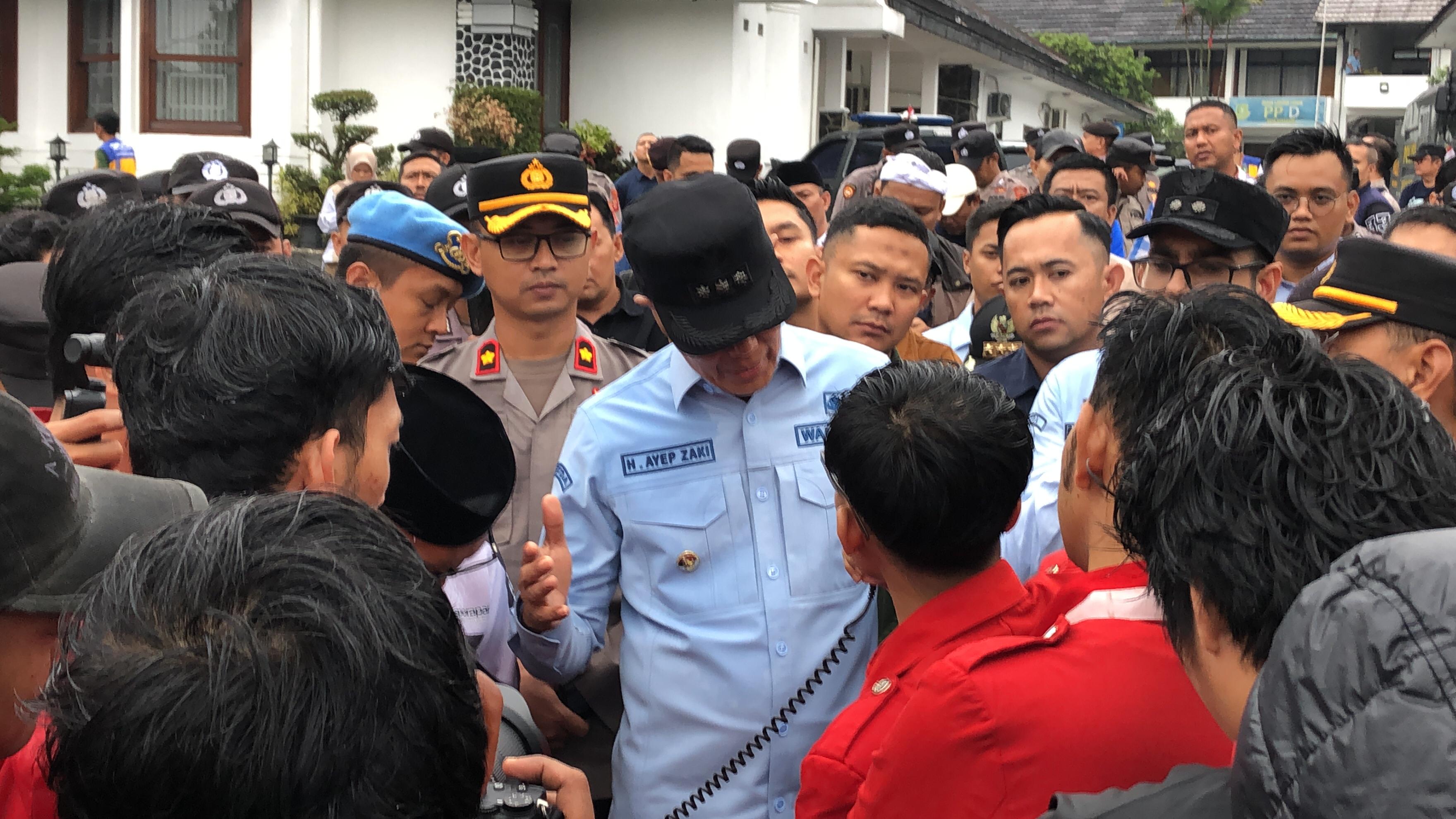GMNI Sukabumi Kembali Gelar Demo, Protes soal Tunjangan Dewan, Begini Tanggapan Wali Kota