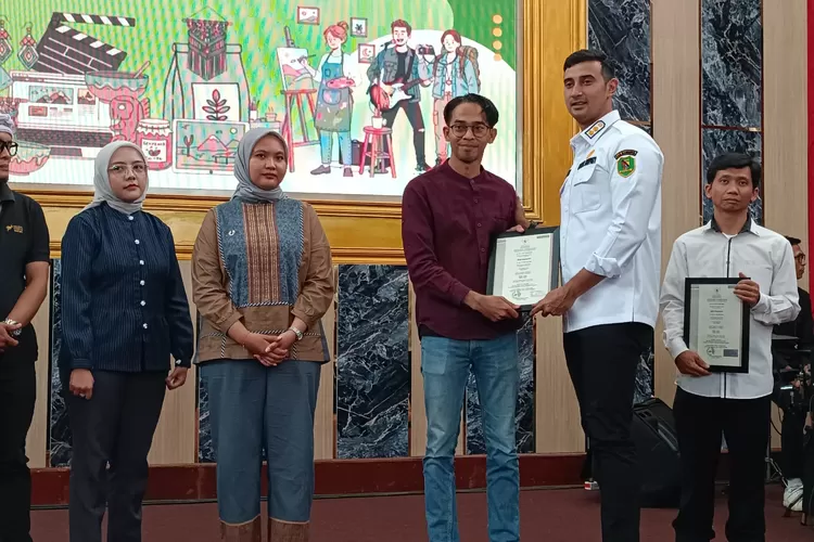 Pesan Wakil Bupati Bandung Ali Syakieb buat Disparekraf : Lindungi Para Pelaku Usaha Ekonomi Kreatif