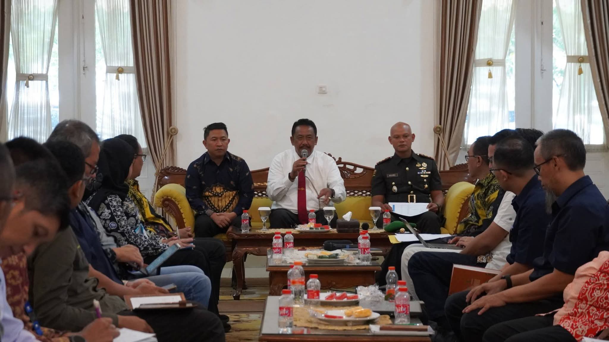 Soal Koperasi Merah Putih, Bupati Sukabumi Gelar Rakor, Begini Arahannya