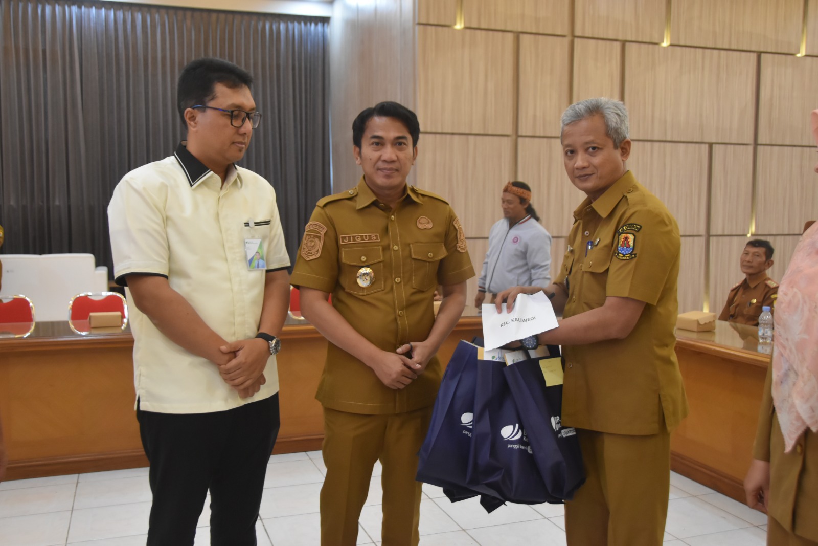 Hampir 40 Ribu Pekerja Rentan di Cirebon Terlindungi Jamsostek, Wabup: Negara Hadir untuk Mereka