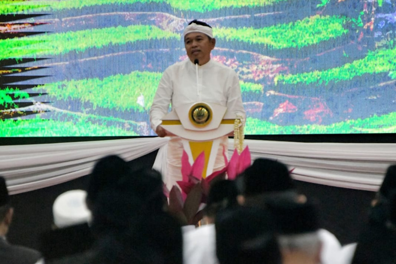 Dedi Mulyadi Beri Alphard ke Wali Kota Banjar