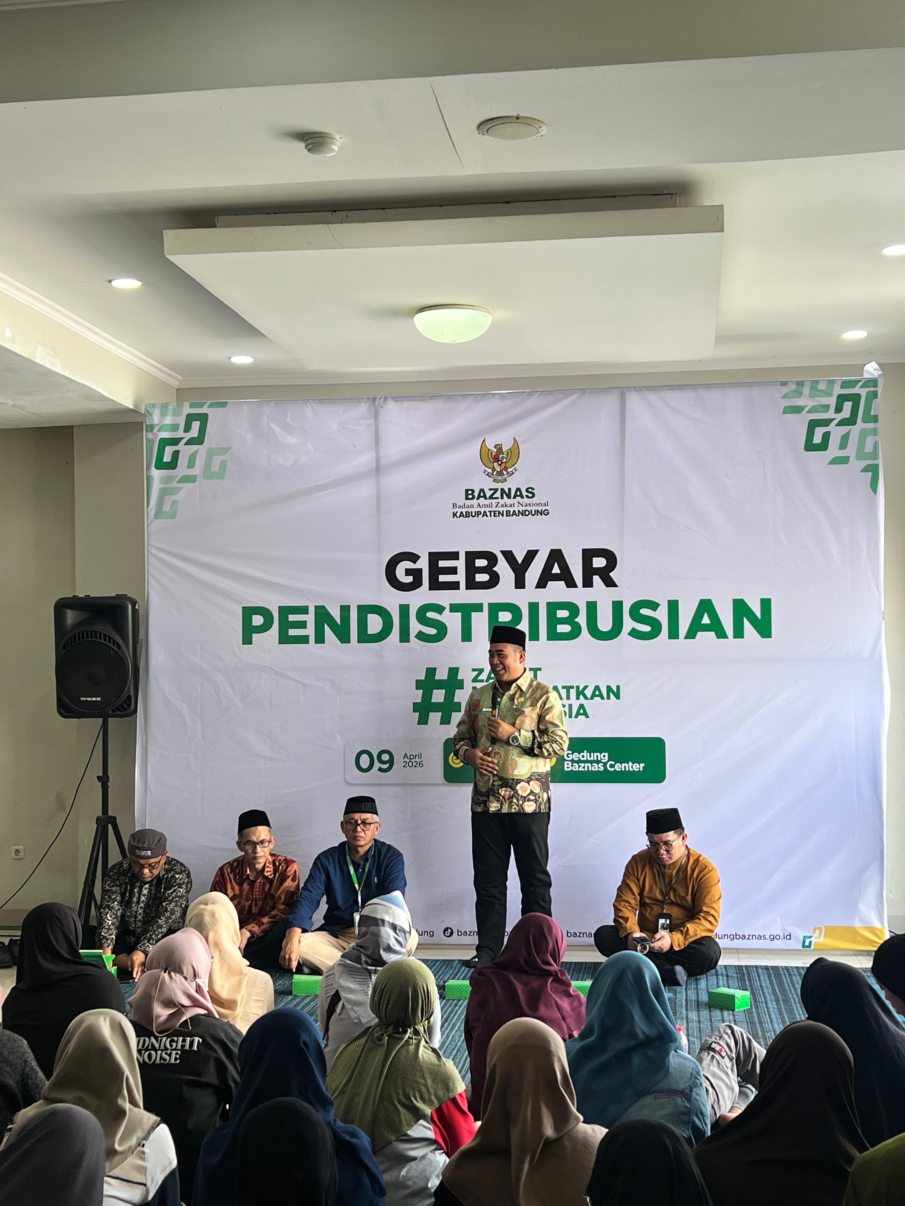 BAZNAS Kabupaten Bandung Distribusikan Dana Secara Massal untuk Pendidikan