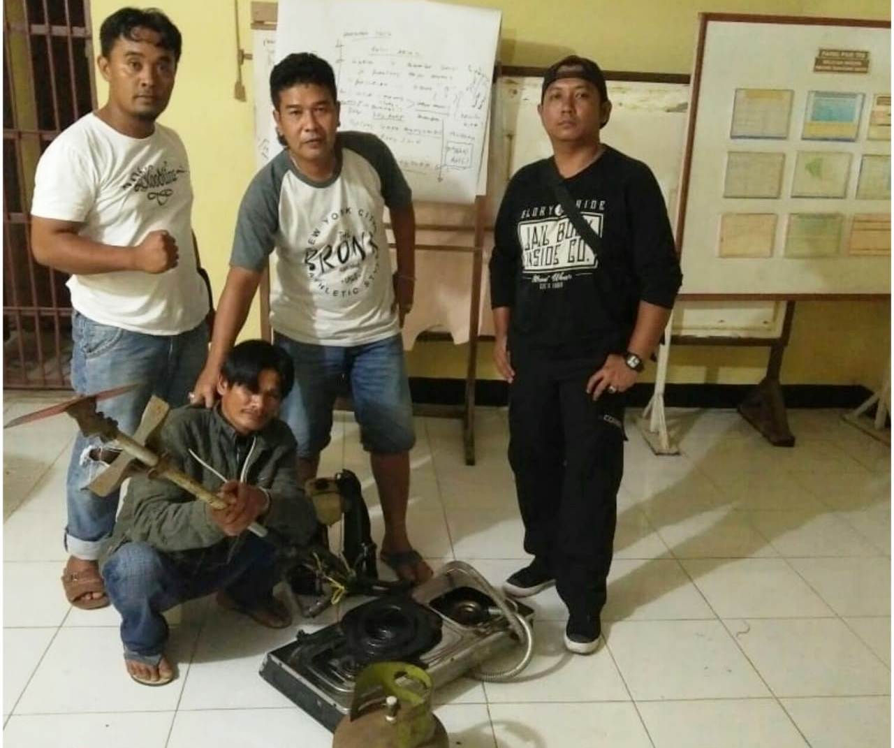 Mesin rumput, tabung gas Elpiji, dan komporgas yang diamankan jajaran Polsek Tanjung Sakti. Foto: Dara.co.id/Dafri