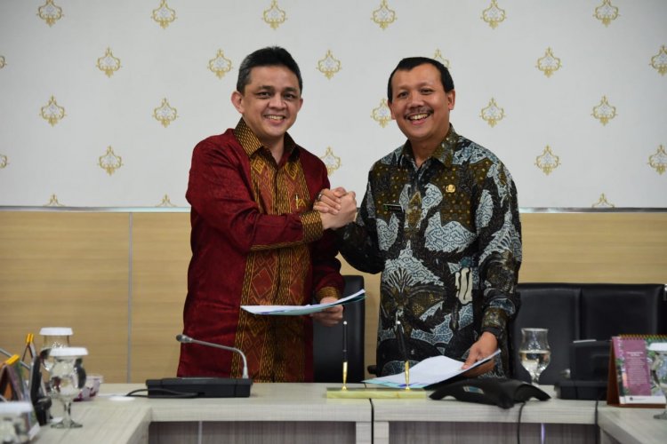 Pemerintah Provinsi Jawa Barat mempercepat penyelesaian pembangunan TTPAS Regional Legoknangka di Kabupaten Bandung dengan menandatangani kesepakatan pembiayaan dengan Kementerian Keuangan RI, di Jakarta, Jumat (3/5/2019) malam./Humas Pemprov Jabar