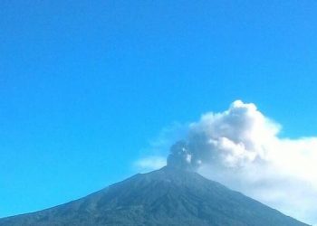 Ilustrasi Gunung Kerinci (Foto: BMKG/CNNIndonesia)