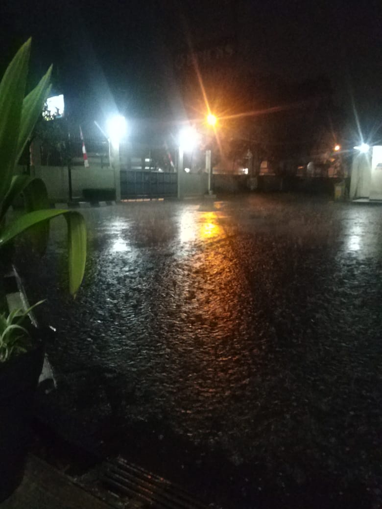 Hujan deras mengguyur Kabupaten Bandung (Foto: denkur)
