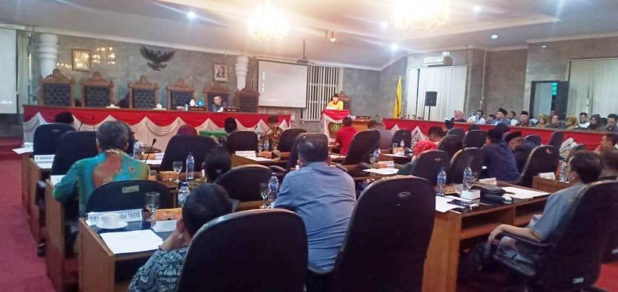 Suasana Rapat Paripurna Komposisi pembentukan Fraksi di Ggedung DPRD Kota Sukabumi. Foto: dara.co.id/Riri