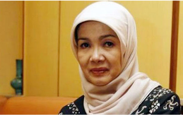 Istri mendiang Chrisye, Damayanti Noor meninggal dunia. Foto: Source YouTube/jpnn.com