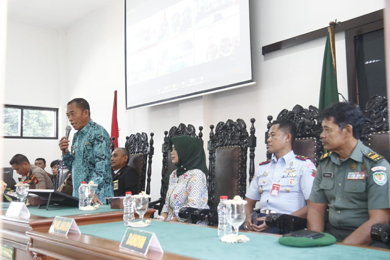 Bupati Subang,  H Ruhimat, memberikan sambutan pada acara Launching E-Litigasi di Ruang Sidang Utama Gedung PN Subang, Kamis (6/2/ 2020./ deny Jaro 
