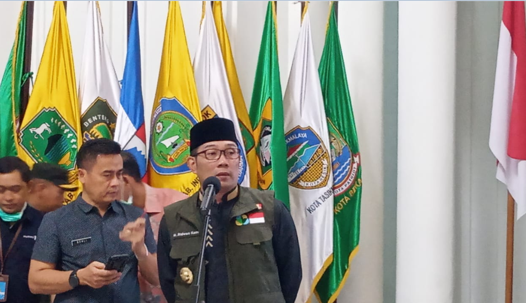  Gubernur Jawa Barat Ridwan Kamil di Gedung Sate
(Foto: Ardian Resco/dara.co.id)