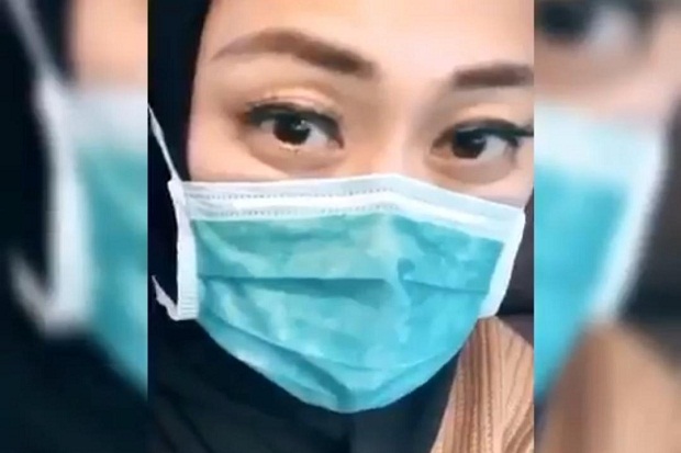 Bupati Karawang, Cellica Nurrachadiana (foto : Instagram)
