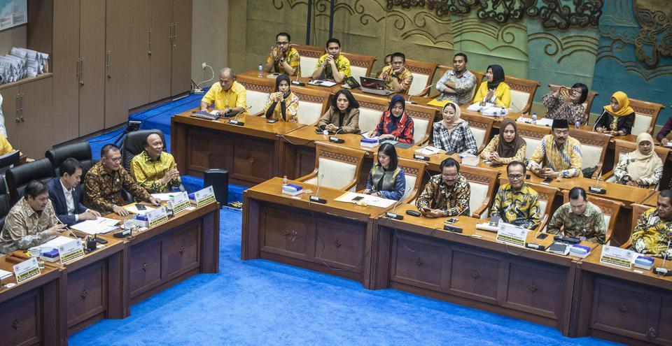DPR RI resmi membentuk Panitia Kerja terkait Rancangan Undang-undang (Panja RUU) Omnibus Law Cipta Kerja, Senin (20/4/2020). (Foto : katadata)
