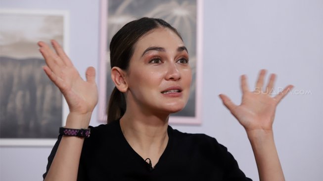 Luna Maya (Foto : ayobandung)