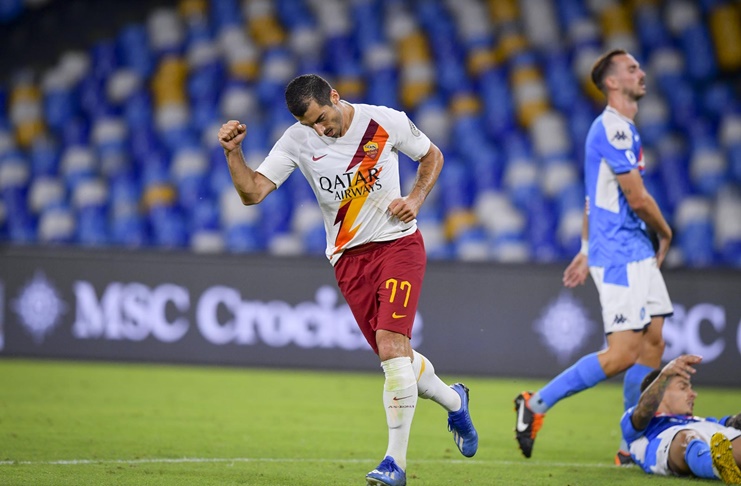 Pemain AS Roma, Henrikh Mkhitaryan melakukan selebarasi usai mencetak gol ke gawang Napoli.  (Foto: @OfficialASRoma)