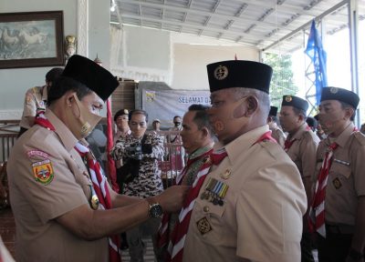 Mutasi kepengurusan di tubuh Kwarcab Pramuka KBB dilakukan. (Foto: Heni Suhaeni/dara.co.id)