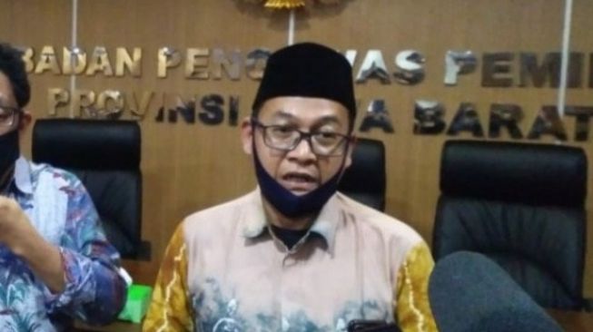 Komisioner Bawaslu Jabar, Zaki Hilmi. (Antara/Ajat Sudrajat)