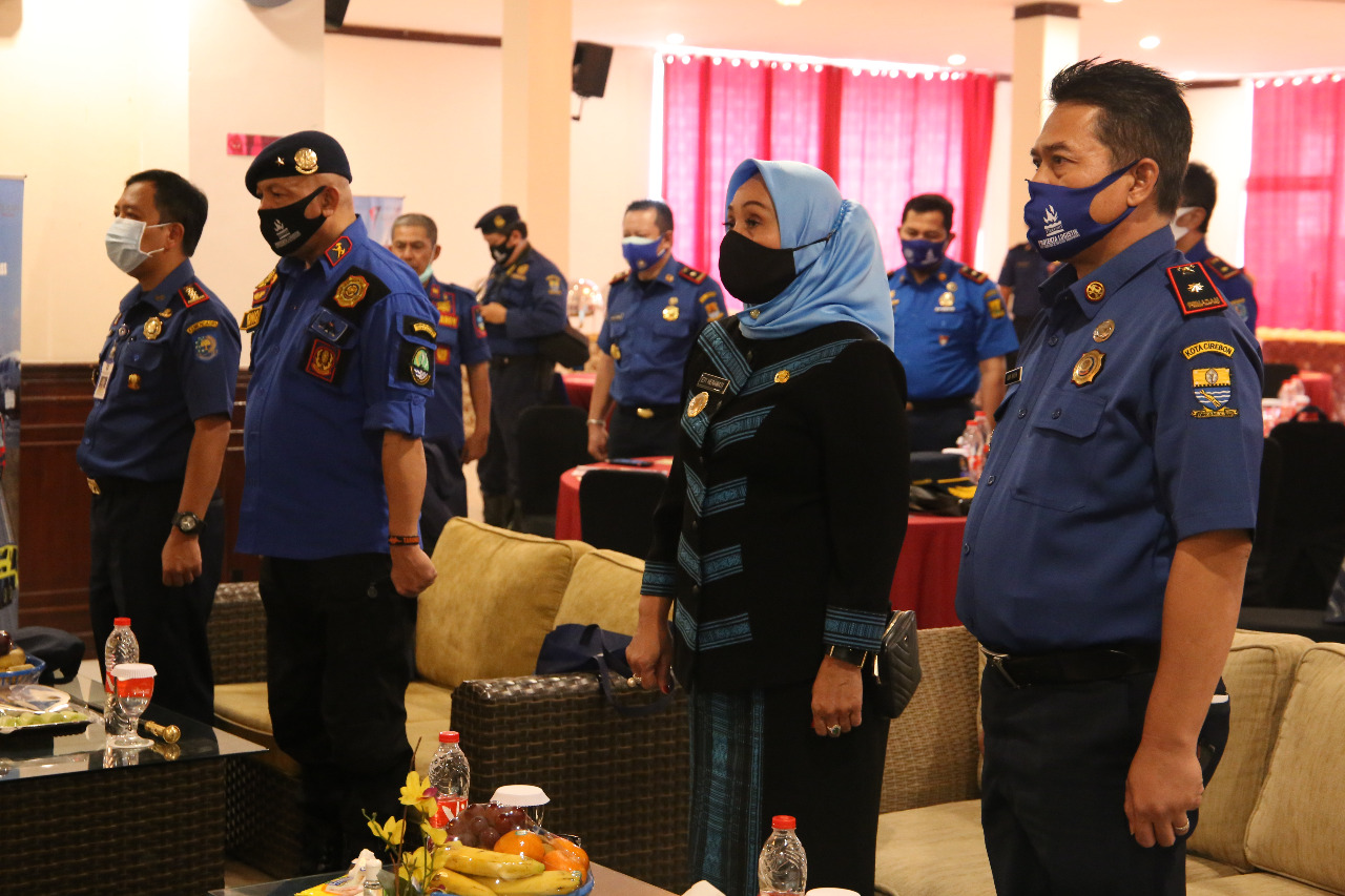 Wakil Wali Kota Cirebon, Eti Herawati (kedua kanan) sat menghadiri raker DPD APKARI Jabar, Kamis (13/8/2020). (Foto: Yohanes Charles/dara.co.id)