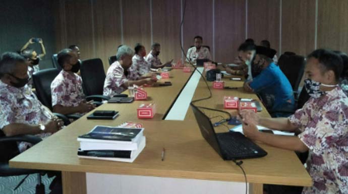 Rapat persiapan penerimaan Komisi I DPRD Jabar di ruang rapat I, Setda Kabupaten Bogor, bersama jajaran unsur terkait, dinas, 14 camat/sekca dan perwakilan dinas (Foto: Radar Bogor)
