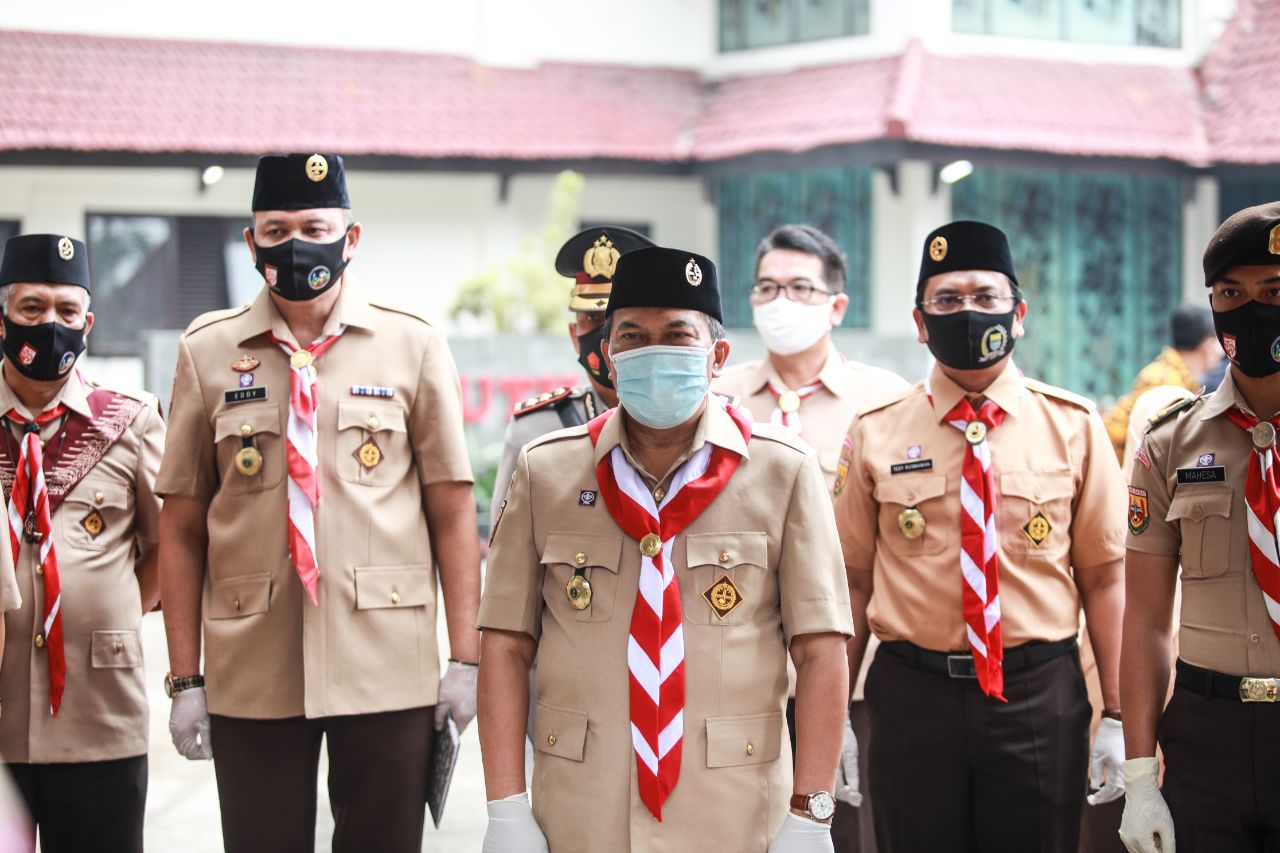 Wali Kota Bandung, Oded M. Danial usai memimpin upacara peringatan Hari Pramuka di Taman Pramuka, Kota Bandung, Jumat (14/8/2020). (Foto: Avila Dwi Putra/dara.co.id)
