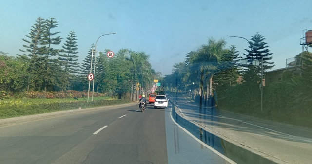 Jalan Raya Padalarang sepi saat jelang upacara agustusan Senin (17/8/2020). (Foto : heni/dara.co.id)