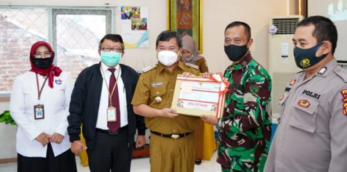 Bupati Garut, Rudy Gunawan, menghadiri penyerahan Daftar Isian Pelaksanaan Anggaran (DIPA) tahun 2021  (Foto: Adnre/dara.co.id)