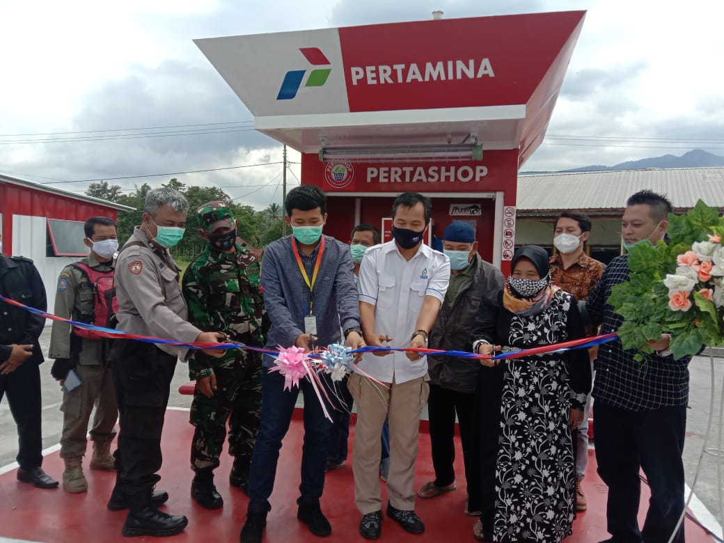 PT Pertamina bersama Hiswana Migas Garut, Forkopimcam meresmikan Pertashop 3P.44104 milik PT Mekar Ruhimat Jaya (MRJ) di Kampung Sarmanja, Desa Cibunar, Kecamatan Cibatu, Kabupaten Garut (Foto: Andre/dara.co.id)