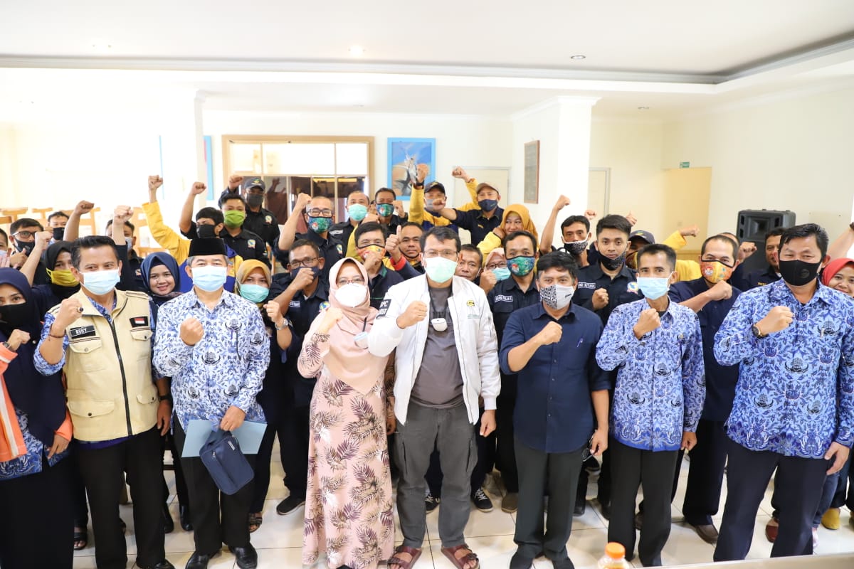 Para TKSK se Garut terima laptop dari Kabupaten Garut (Foto: Andre/dara.co.id)