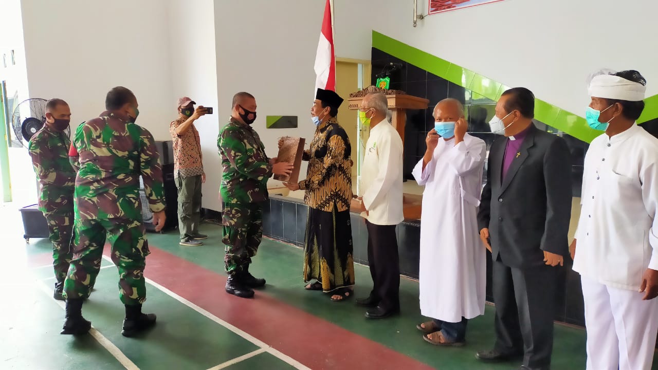 Kodim 0620/Kab.Cirebon  bersilaturahmi dengan sejumlah tokoh agama (Foto: Bambang Setiawan/dara.co.id)