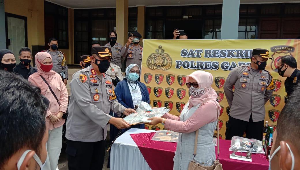 Dua mobil yang dicuri orang itu kini telah kembali (Foto: Andre/dara.co.id)