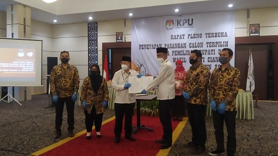 Rapat pleno KPU Cianjur (Foto: Purwanda/dara.co.id)