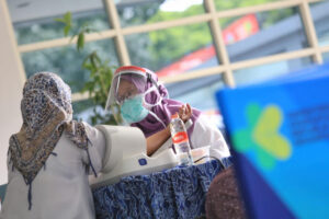 Kota Bandung Kebut Vaksinasi Tenaga Kesehatan