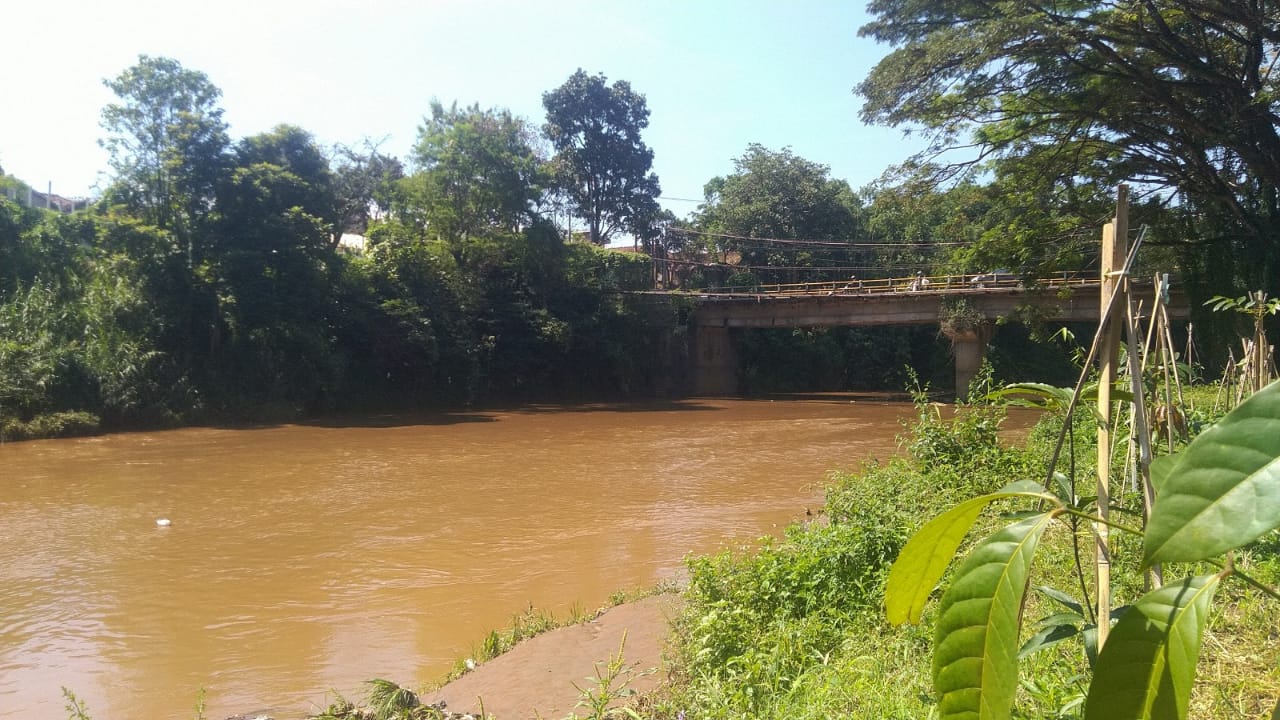 
Kondisi sungai Cimanuk di Jembatan Copong, Desa Haurpanggung, Kecamatan Tarogong Kidul, Kabupaten Garut.
