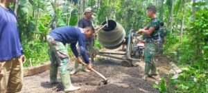TNI Masuk Desa, Membangun Jalan di Hutan Gunung Kula