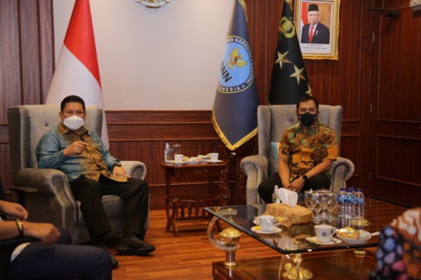 Keterangan foto:
Kepala BNN RI, Petrus Reinhard Golose menerima kunjungan kerja Kepala Bareskrim Polri Agus Andrianto di Kantor BNN, Jakarta Timur. (sumber:BNN)