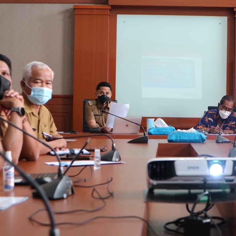 Bapelitbangda KBB bersama Plt Bupati Bandung Barat Hengki Kurniawan membahas RKPD Tahun 2022 (Foto: Istimewa)