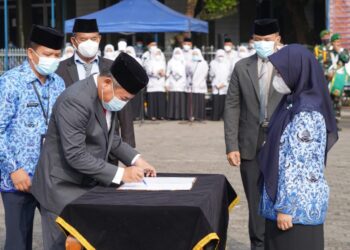 Bupati Garut, Rudy Gunawan melantik 41 pejabat administrasi (Foto: Istimewa)