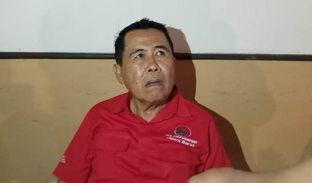 
Angguta DPRD Jabar Fraksi PDI Perjuangan (PDIP), Memo Hermawan.
