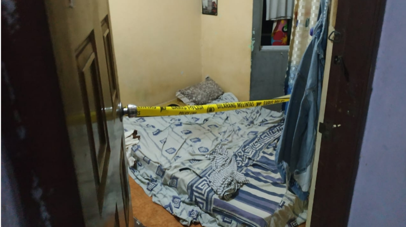 Kamar yang menjadi saksi suami bunuh istri di Batam (Foto: Dicky Sigit Rakasiwi/iNews)

