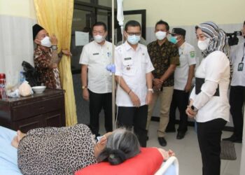 Wakil Bupati Subang, Agus Masykur Rosyadi kunjungi sejumlah rumah sakit swasta dan puskesmas (Foto: Yudi/dara.co.id)