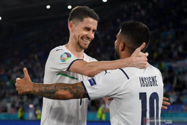 
Timnas Italia mengawali Euro 2020 dengan mengatasi Turki 3-0, pada matchday pertama Grup A Euro 2020 yang dihelat di Stadio Olimpico, Sabtu (12/6/2021) dini hari WIB. (Foto : idntimes.com)
