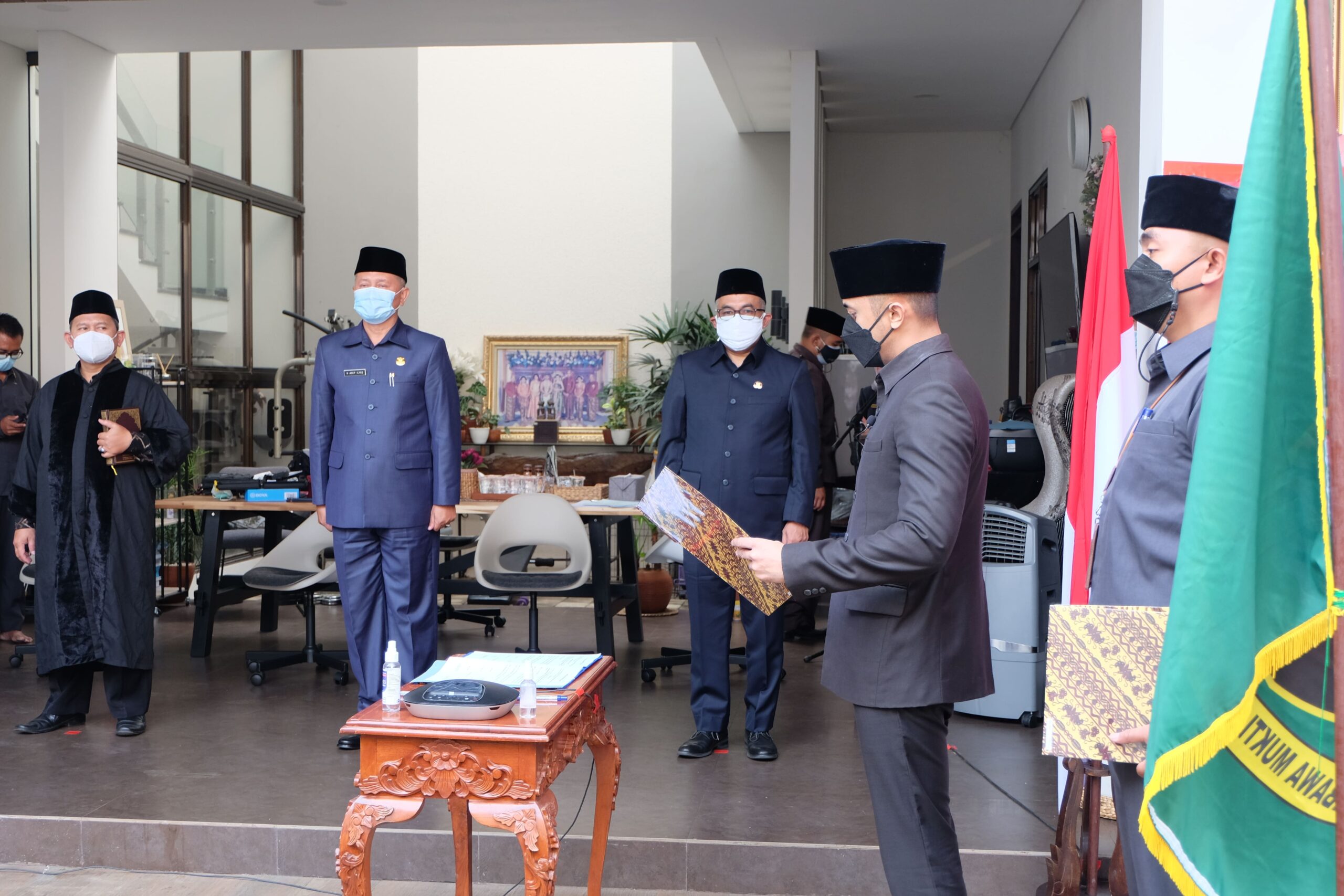 Hengki Kurniawan saat pelantikan pejabat (Foto: Heni Suhaeni/dara.co.id)