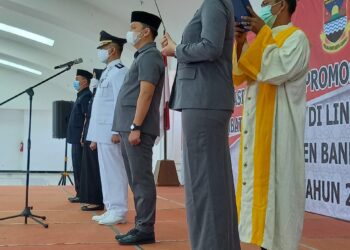 Lima orang pejabat secara simbolis dilantik melalui virtual di Ballroom (Foto: Heni Suhaeni/dara.co.id)