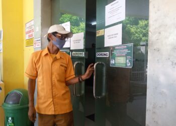 Layanan tatap muka di Disdukcaoil Kabupaten Bandung ditutup sementara (Foto: Verawati/dara.co.id)