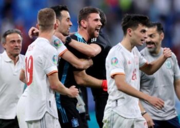 Para pemain Timnas Spanyol merayakan kemenangan atas Timnas Swiss lewat adu penalti di perempatfinal Piala Eropa 2020 (Foto : okezone)