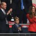 Pangeran William turut merayakan kemenangan The Three Lions Inggris atas Timnas Ukraina pada perempat final Piala Eropa 2020, Minggu (4/7/2021).(Foto : liputan6.com)