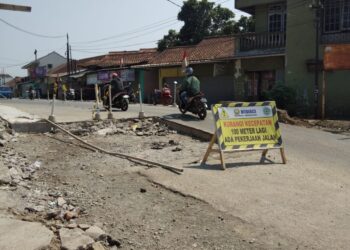 Jalan Wilayah Selatan KBB, yang sedang diperbaiki saat ini (foto: Istimewa)
