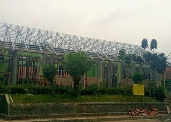 Progres pengerjaan revitalisasi pembangunan fisik SMPN I Gununghalu, Kabupaten Bandung Barat sudah mencapai 60 persen. (Foto: ist)