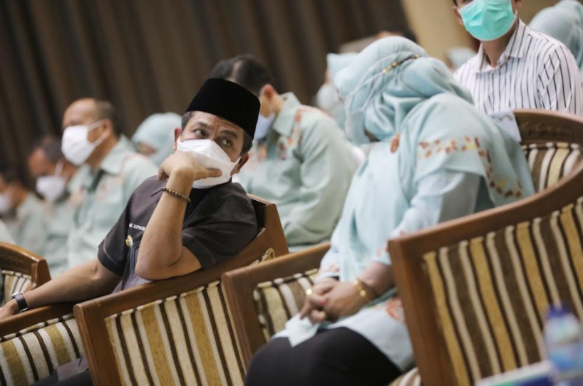 Bupati Bandung, Dadang Supriatna selalu pakai masker (Foto: Humas Pemkab Bandung)
