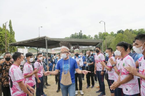 Gubernur Jawa Barat, Ridwan Kamil saat menyambangi Yonif 751, Jayapura, Jumat 1 Oktober 2021. (Foto: Humas Pemprov Jabar)

